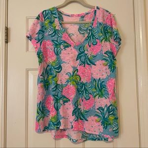 Lilly Pulitzer Etta V-Neck Top Slub Jersey Tee in Pineapple Shake Size XL